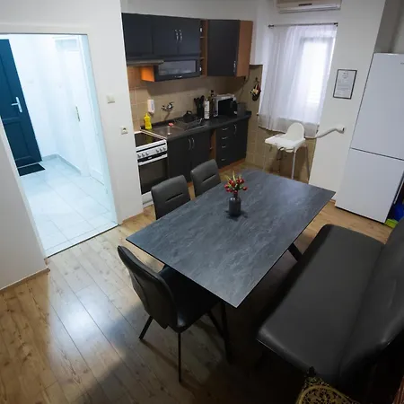 Apartment Maria Q. Cantoni *