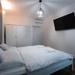Apartment Maria Q. Cantoni *