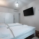 Apartment Maria Q. Cantoni *